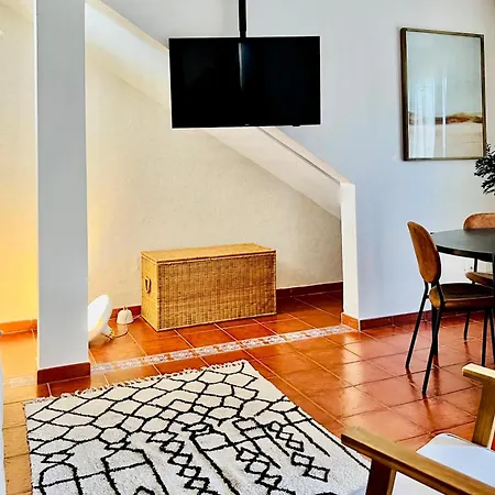 Canaryislandshost L Bruma * فامارا